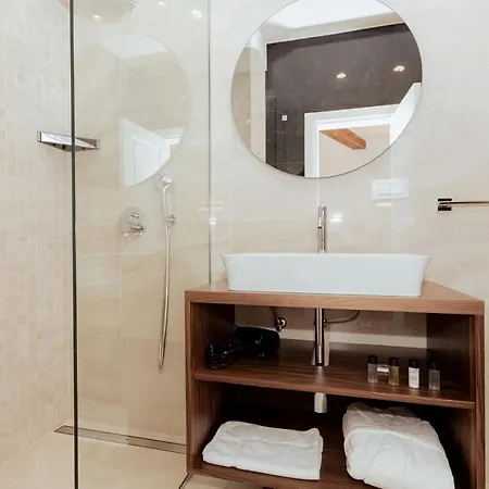 Trecento Boutique فندق مبيت وإفطار