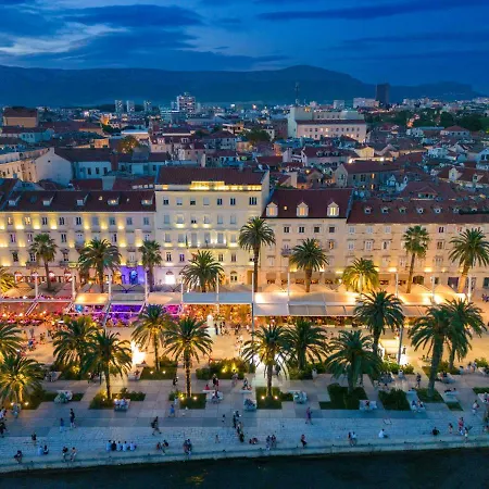 Trecento Boutique Nocleg ze śniadaniem